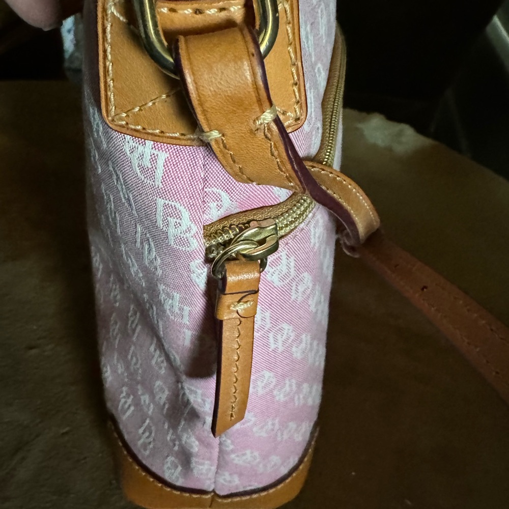New Dooney & Bourke Pink Purse - Picture 4 of 7